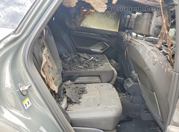 WA1DECF36S1018130 2025 AUDI Q3 Gray Вид задньої частини салону