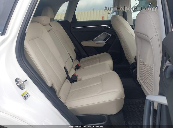 WA1DECF37L1010524 2020 AUDI Q3 White Vista de la etiqueta del VIN