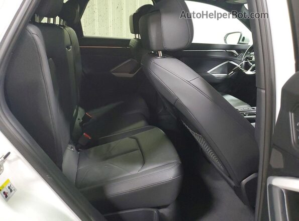 WA1DECF37P1107597 2023 AUDI Q3 White Հետևի նստատեղերի տեսք