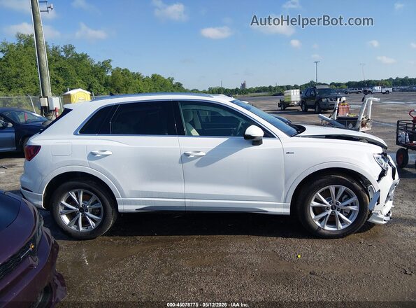 WA1DECF37S1023627 2025 AUDI Q3 White Widok wnętrza z tyłu