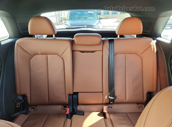 WA1DECF38R1021850 2024 AUDI Q3 Blue Rear seats view