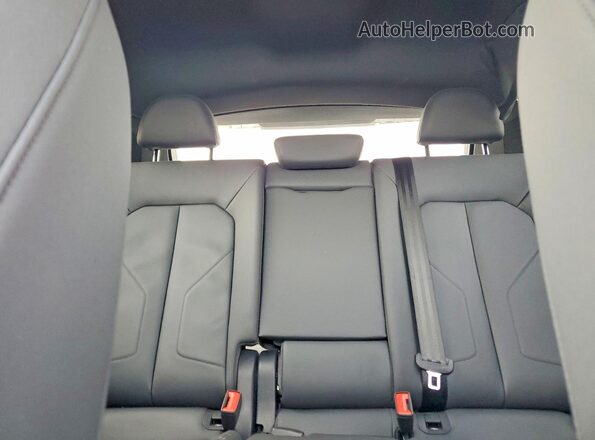 WA1DECF38R1127831 2024 AUDI Q3 White უკანა სავარძლების ხედი