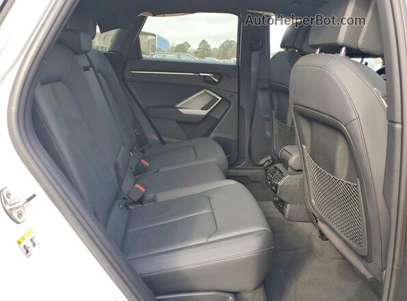 WA1DECF38R1127831 2024 AUDI Q3 White უკანა სალონის ხედი