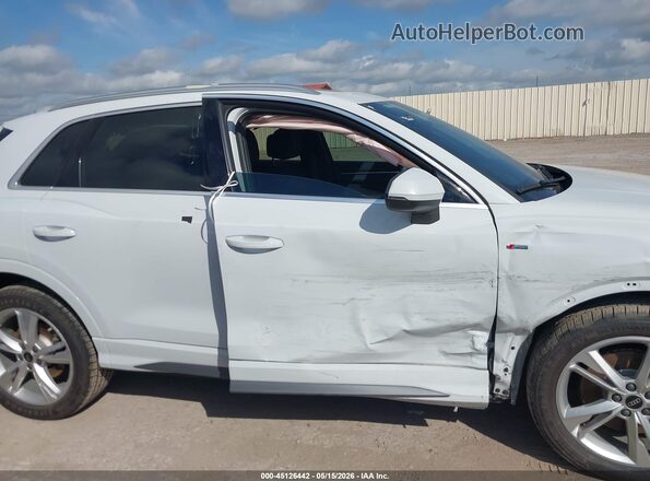 WA1DECF38R1200373 2024 AUDI Q3 White Vista interior trasera