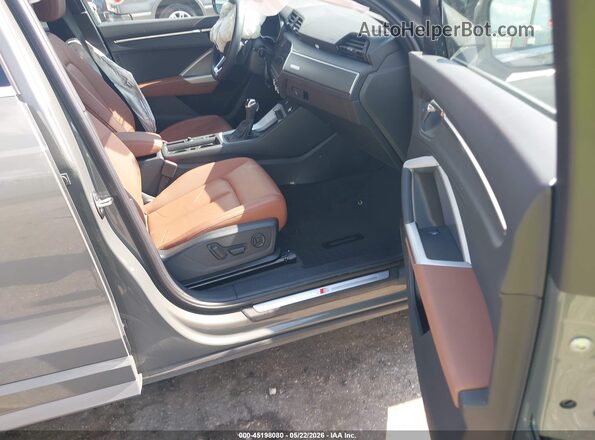 WA1DECF3XR1109962 2024 AUDI Q3 Gray წინა სალონის ხედი