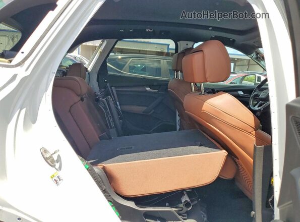 WA1E2AFY1P2067945 2023 AUDI Q5 White Rear interior view