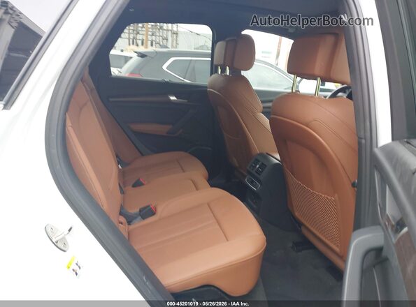 WA1E2AFY4R2101072 2024 AUDI Q5 White VIN կոդի պիտակի տեսք