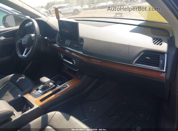 WA1E2AFY6M2140366 2021 AUDI Q5 Black Вид салону спереду