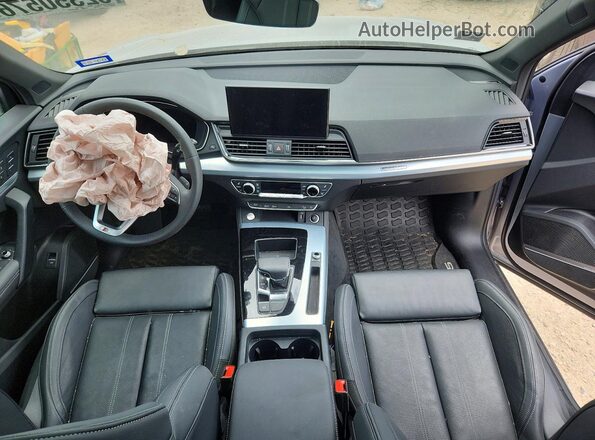 WA1EAAFY1S2016408 2025 AUDI Q5 Silver Vista del salpicadero