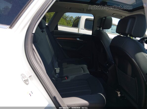 WA1EAAFY9N2076005 2022 AUDI Q5 White Вид наклейки з VIN-кодом