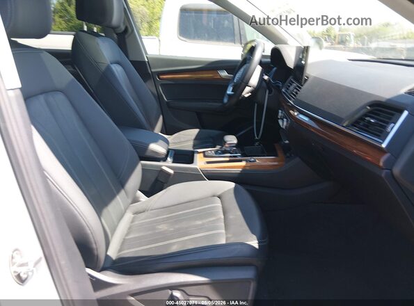 WA1EAAFY9N2076005 2022 AUDI Q5 White Вид салону спереду