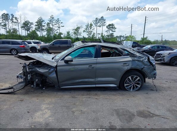 WA1EAAFYXR2030446 2024 AUDI Q5 Green Rear interior view