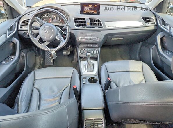 WA1ECCFS2HR015866 2017 AUDI Q3 Black Vista del salpicadero