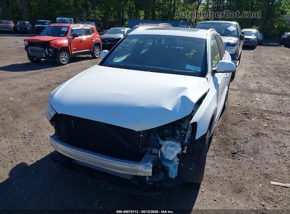 WA1ECCFS2JR002623 2018 AUDI Q3 White Front view