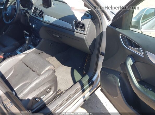 WA1ECCFS7JR034581 2018 AUDI Q3 Серебряный Вид салона спереди