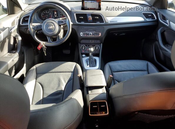 WA1ECCFSXHR002959 2017 AUDI Q3 Черный Вид панели приборов