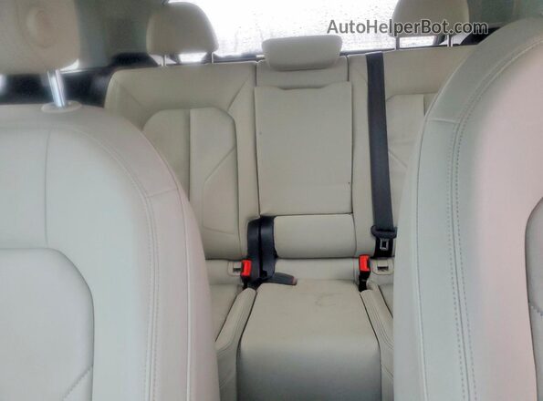 WA1EECF30N1049561 2022 AUDI Q3 White Հետևի նստատեղերի տեսք