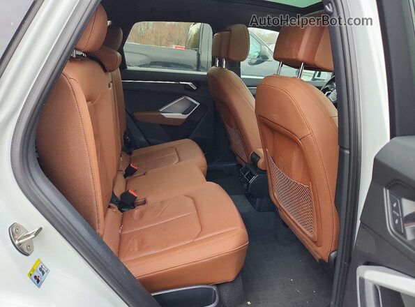 WA1EECF31N1051500 2022 AUDI Q3 Белый Вид задней части салона
