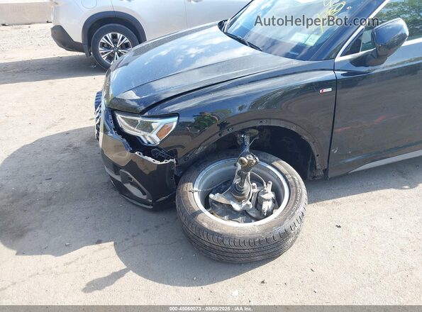 WA1EECF35R1053692 2024 AUDI Q3 Black Widok z przodu