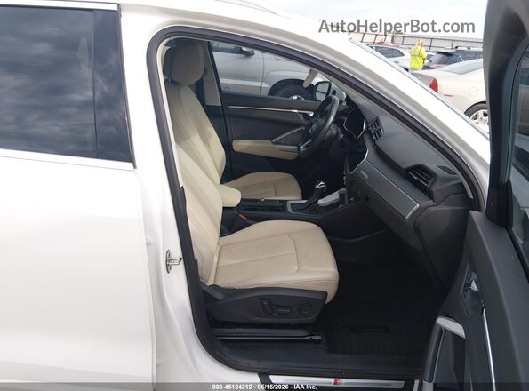 WA1EECF36L1111753 2020 AUDI Q3 White Սալոնի դիմացի տեսք