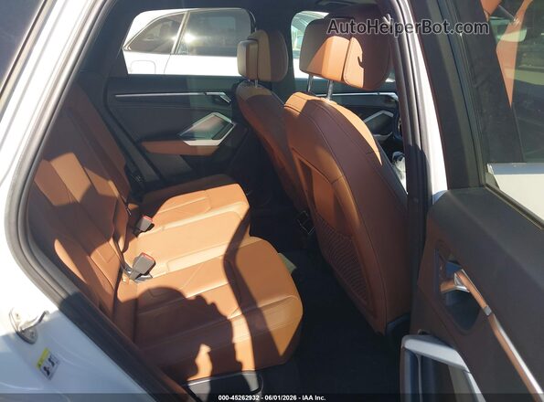 WA1EECF36L1119531 2020 AUDI Q3 White Widok naklejki z numerem VIN