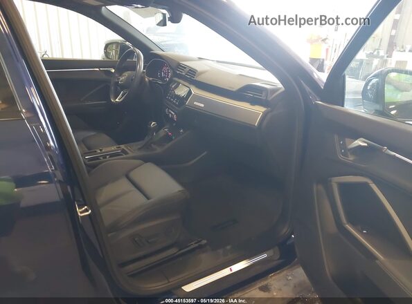 WA1EECF38R1033940 2024 AUDI Q3 Dark Blue Widok wnętrza z przodu