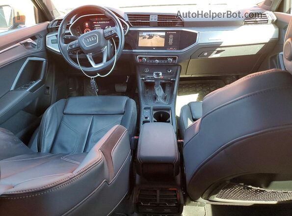 WA1EECF39M1024608 2021 AUDI Q3 Orange Vista del salpicadero