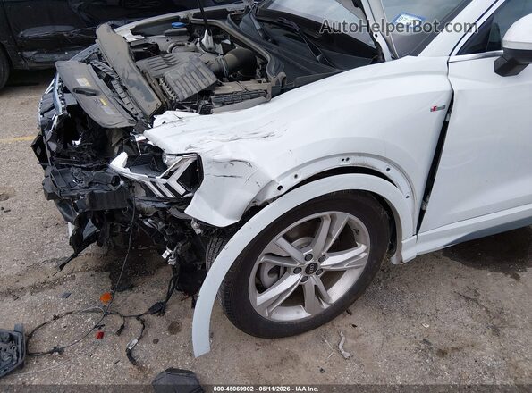 WA1EECF39P1109016 2023 AUDI Q3 White Front view