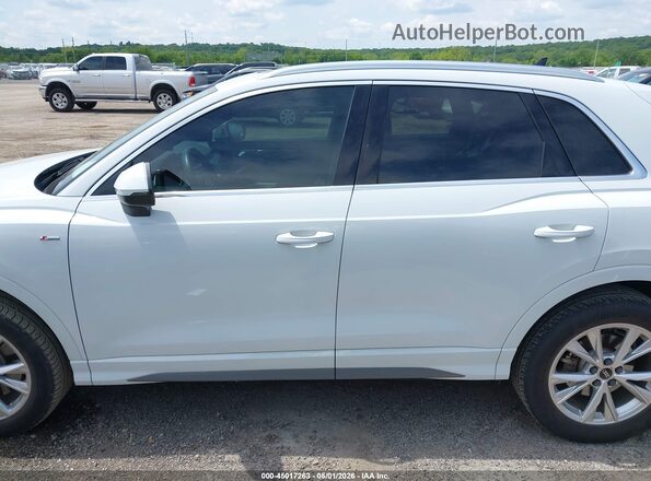WA1EECF3XP1020815 2023 AUDI Q3 White 360 interior view