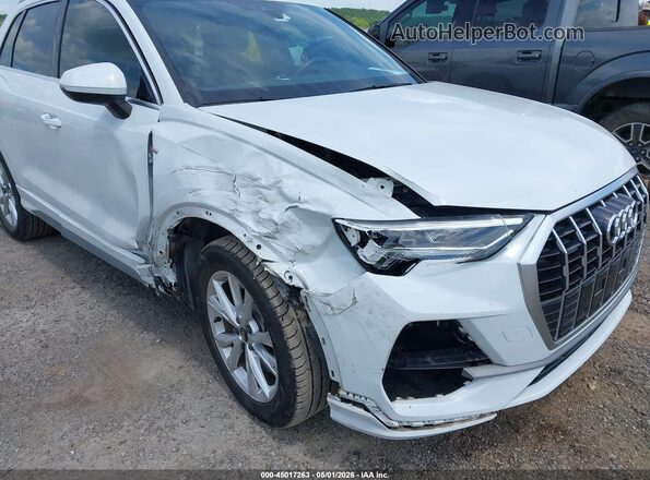 WA1EECF3XP1020815 2023 AUDI Q3 White Front view
