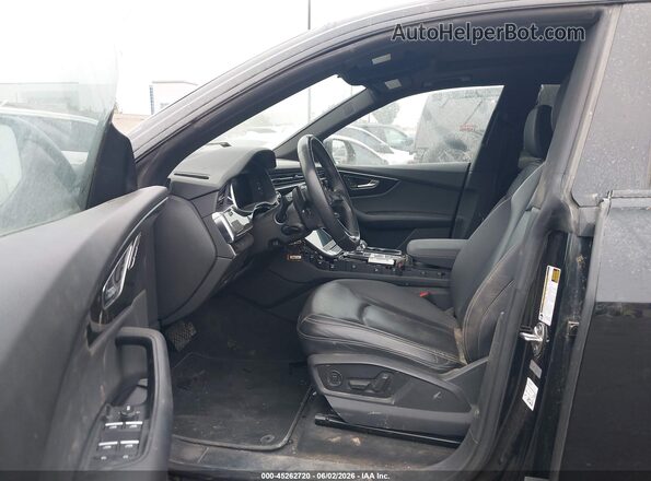 WA1EVAF18LD006634 2020 AUDI Q8 Black Front interior view
