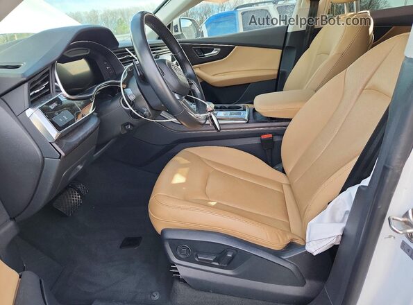 WA1EVAF18MD012905 2021 AUDI Q8 White წინა სალონის ხედი
