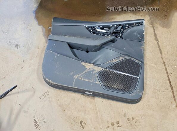 WA1EVBF18PD028211 2023 AUDI Q8 Black Vista del compartimento del motor