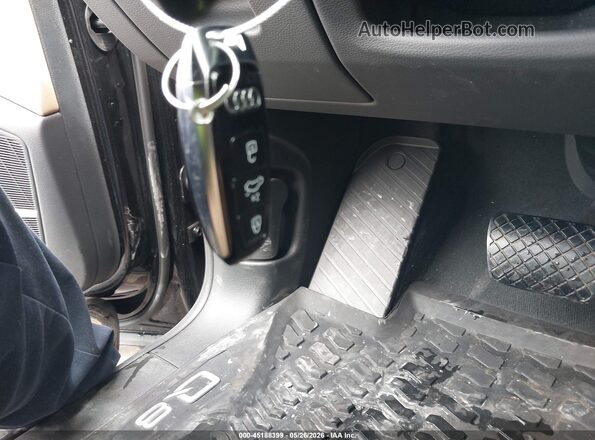 WA1FVBF19PD045278 2023 AUDI Q8 Black Dashboard view