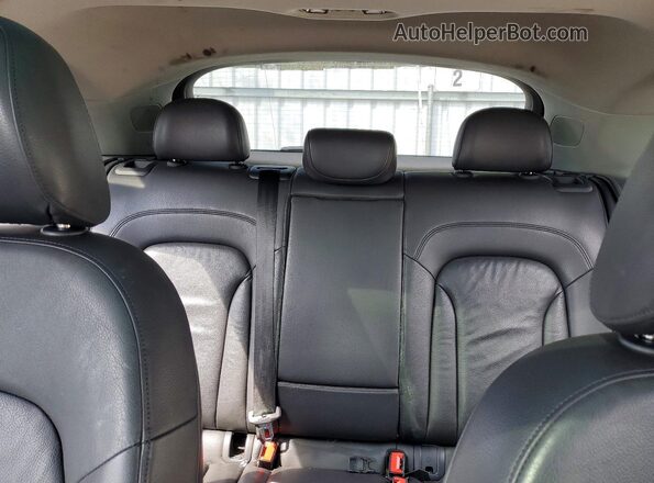 WA1GCCFS1HR003510 2017 AUDI Q3 Black Rear seats view