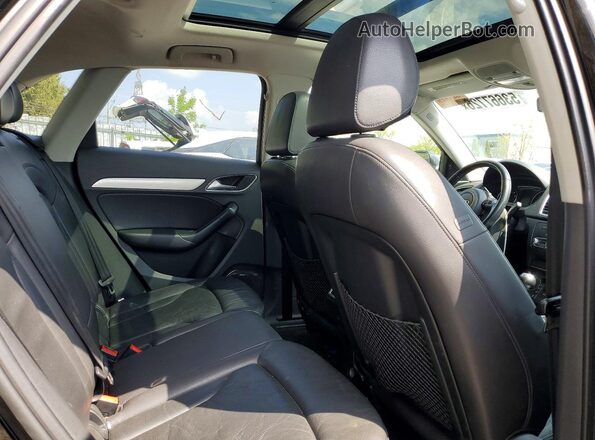 WA1GCCFS1HR003510 2017 AUDI Q3 Black Rear interior view