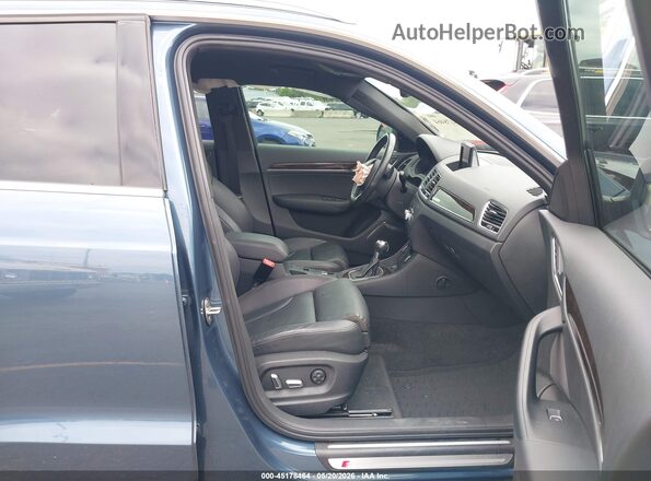 WA1GFCFS5GR010479 2016 AUDI Q3 Blue Front interior view