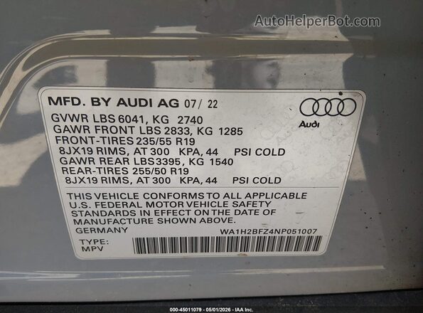 WA1H2BFZ4NP051007 2022 AUDI Q4 Gray Vista del compartimento del motor