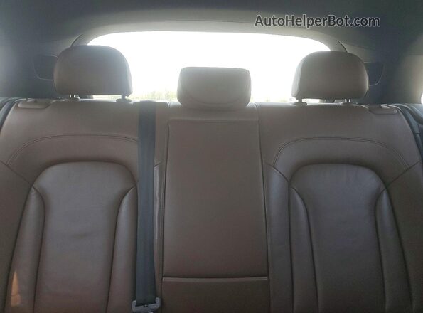 WA1HCCFS2JR031133 2018 AUDI Q3 White Հետևի նստատեղերի տեսք