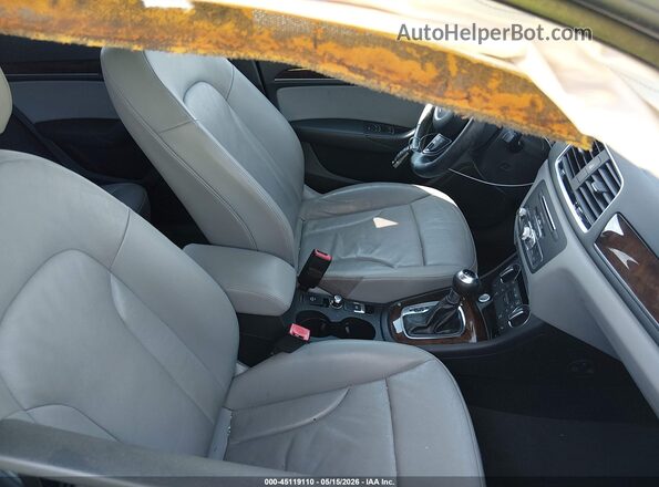 WA1HCCFS3HR013038 2017 AUDI Q3 Black Widok wnętrza z przodu