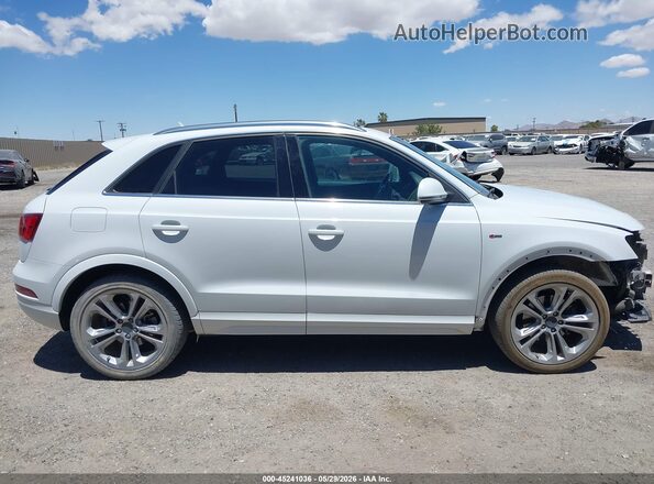 WA1HCCFS7JR020144 2018 AUDI Q3 White 360 interior view