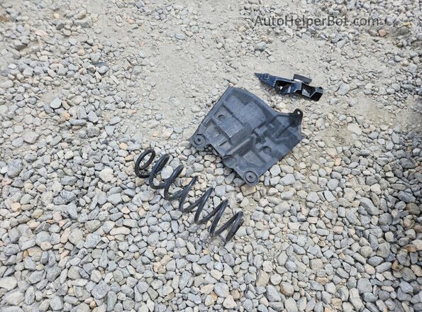 WA1JCCFS6JR019357 2018 AUDI Q3 Черный Вид наклейки с VIN-кодом