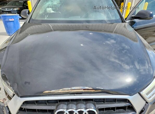 WA1JCCFS7JR031081 2018 AUDI Q3 Black ძრავის განყოფილების ხედი