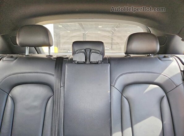 WA1JCCFS7JR031081 2018 AUDI Q3 Black უკანა სავარძლების ხედი