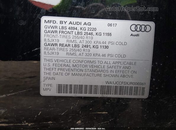 WA1JCCFSXJR006983 2018 AUDI Q3 Черный Вид подкапотного пространства