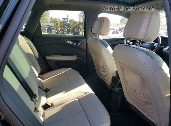 WA1KUBFZ1SP056788 2025 AUDI Q4 Black 