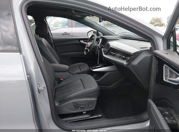 WA1KUBFZ3SP053455 2025 AUDI Q4 Gray Front interior view