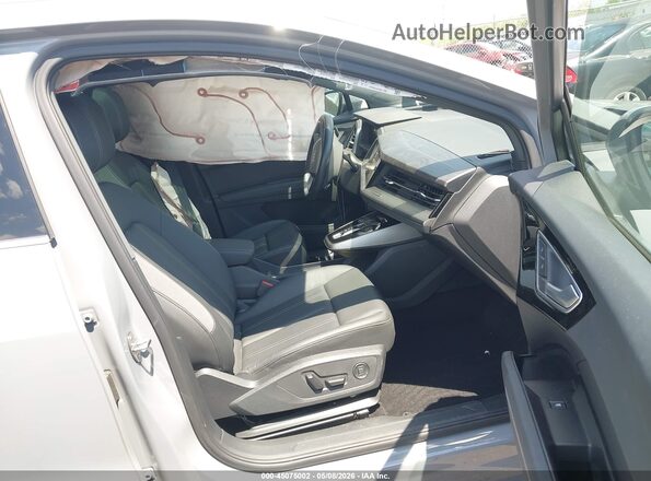 WA1KUBFZ4RP077631 2024 AUDI Q4 Gray Widok wnętrza z przodu