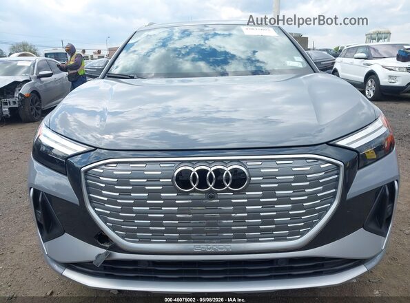 WA1KUBFZ4RP077631 2024 AUDI Q4 Gray Widok z przodu