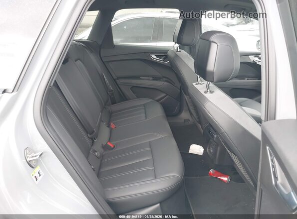 WA1KUBFZ5SP061394 2025 AUDI Q4 Gray VIN კოდის სტიკერის ხედი